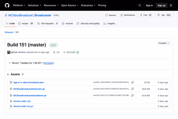 MCXboxBroadcast公式GitHubのReleasesページ。AssetsにExtension版とStandalone版のJARが分けて表示されている